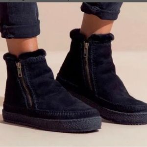Laidback London Anthropologie Setsu Crochet crepe zipup boots - Black Suede sz40